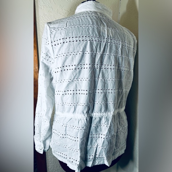 Sz 22/24 3x fits 3x 4x 5x ⭐️NEW Maurices Brand Eyelet Shirt Jacket Snap Front - Picture 4 of 11